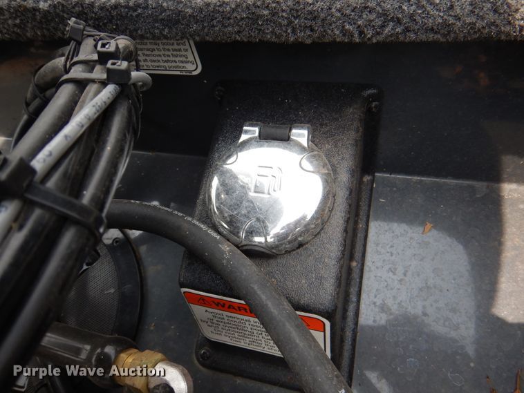 image for item KX9675 2019 Tracker Targa V18  boat