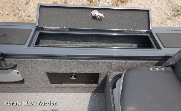 image for item KX9675 2019 Tracker Targa V18  boat