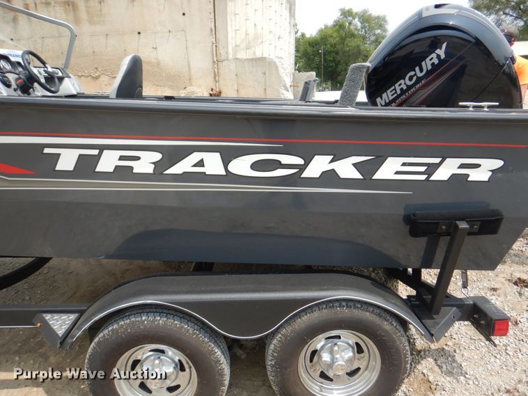 image for item KX9675 2019 Tracker Targa V18  boat