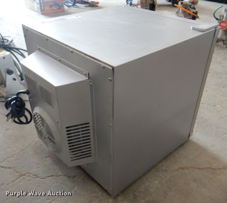 image for item KX9681 Cuisinart CWC-1600  wine fridge