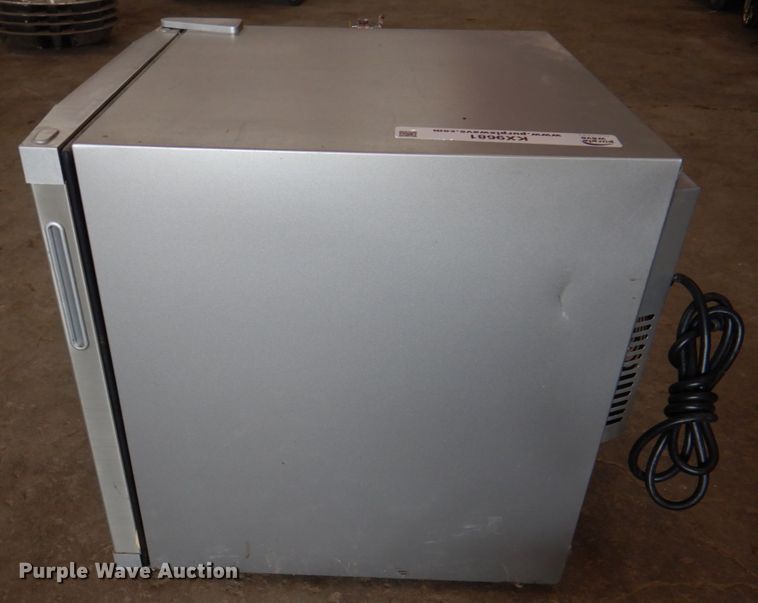 image for item KX9681 Cuisinart CWC-1600  wine fridge