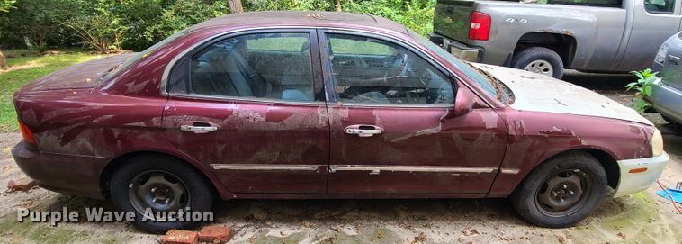 image for item L1273 2001 Kia Optima SE