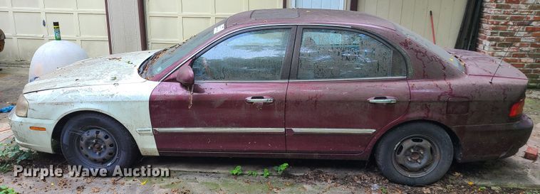 image for item L1273 2001 Kia Optima SE