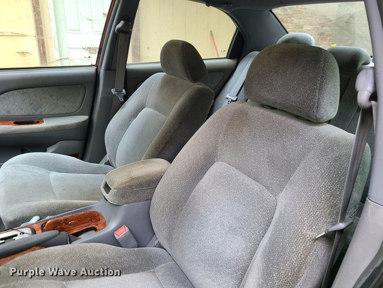 image for item L1273 2001 Kia Optima SE