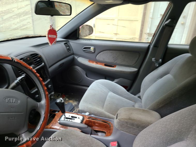 image for item L1273 2001 Kia Optima SE