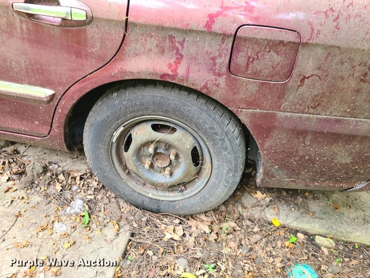 image for item L1273 2001 Kia Optima SE