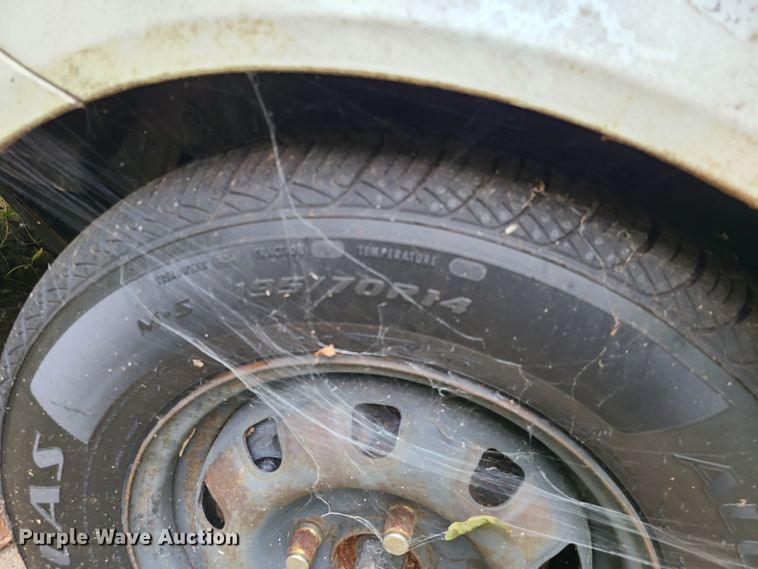 image for item L1273 2001 Kia Optima SE