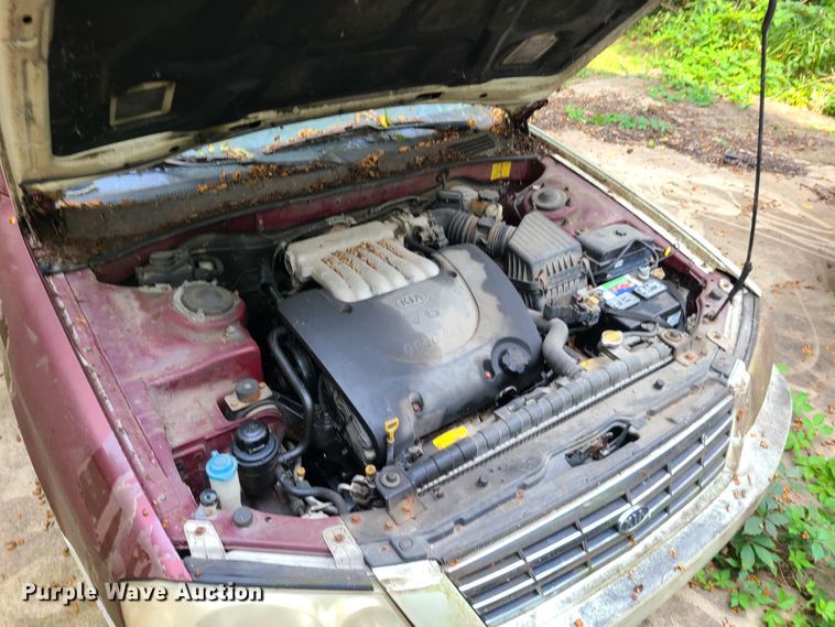 image for item L1273 2001 Kia Optima SE