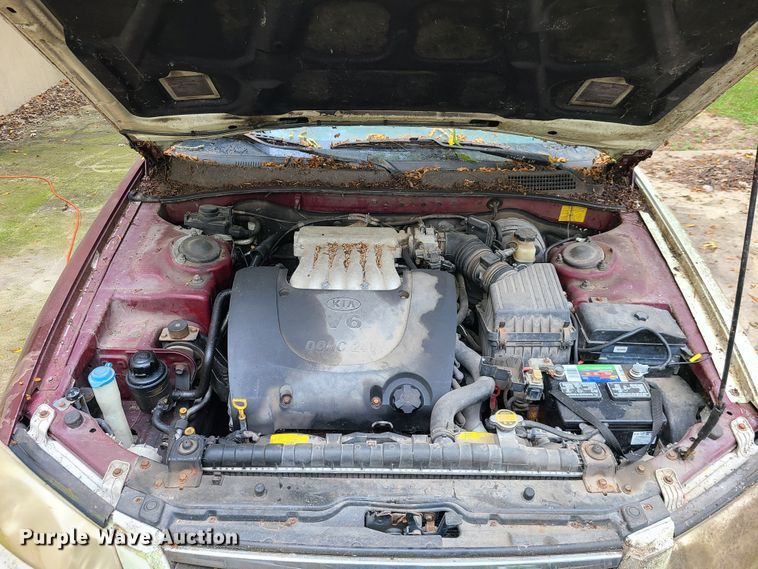 image for item L1273 2001 Kia Optima SE