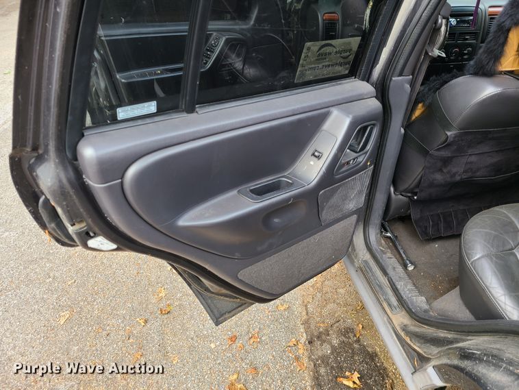 image for item L1276 1999 Jeep Grand Cherokee Laredo  SUV
