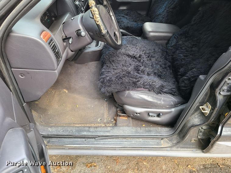 image for item L1276 1999 Jeep Grand Cherokee Laredo  SUV