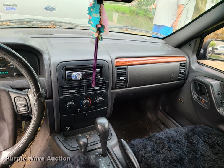 image for item L1276 1999 Jeep Grand Cherokee Laredo  SUV