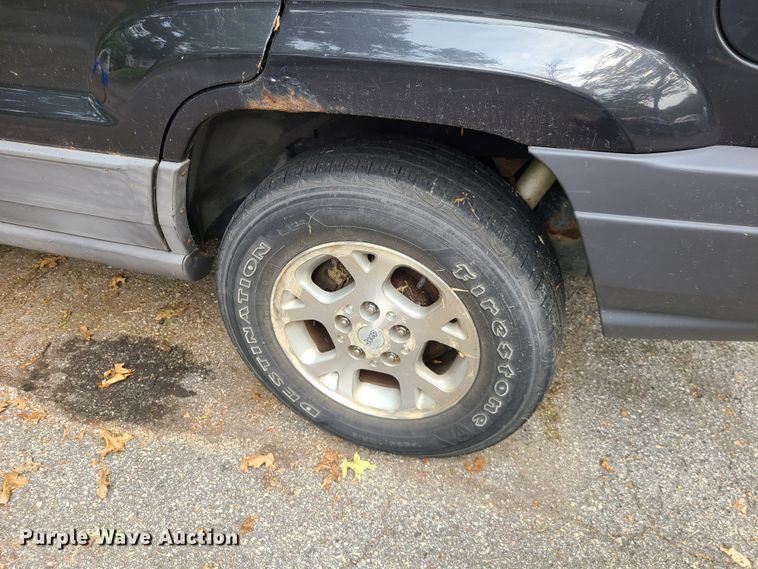 image for item L1276 1999 Jeep Grand Cherokee Laredo  SUV