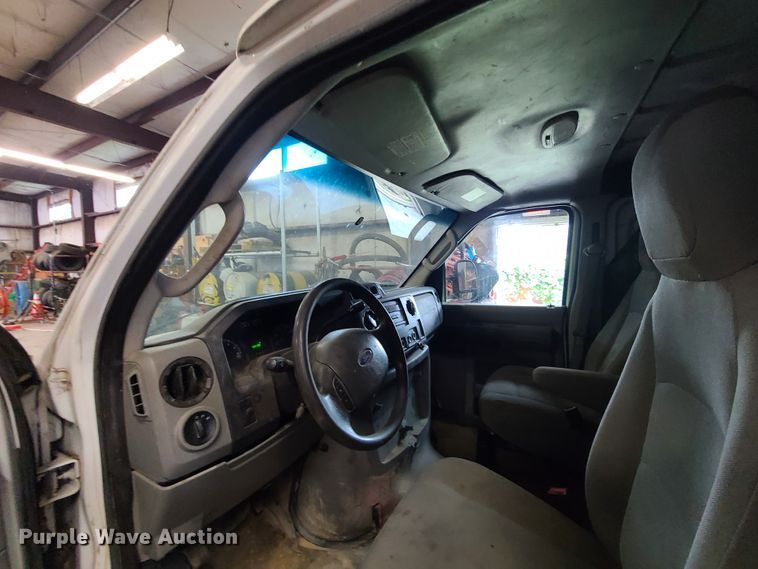 image for item L1338 2011 Ford E250  van