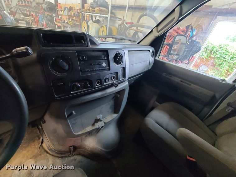 image for item L1338 2011 Ford E250  van