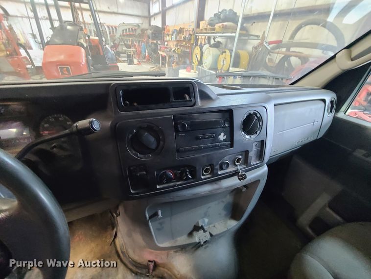 image for item L1338 2011 Ford E250  van