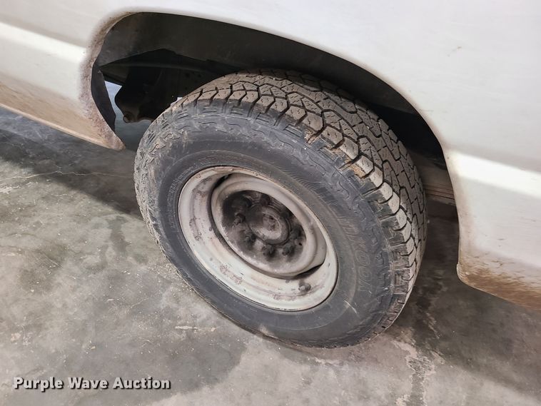 image for item L1338 2011 Ford E250  van