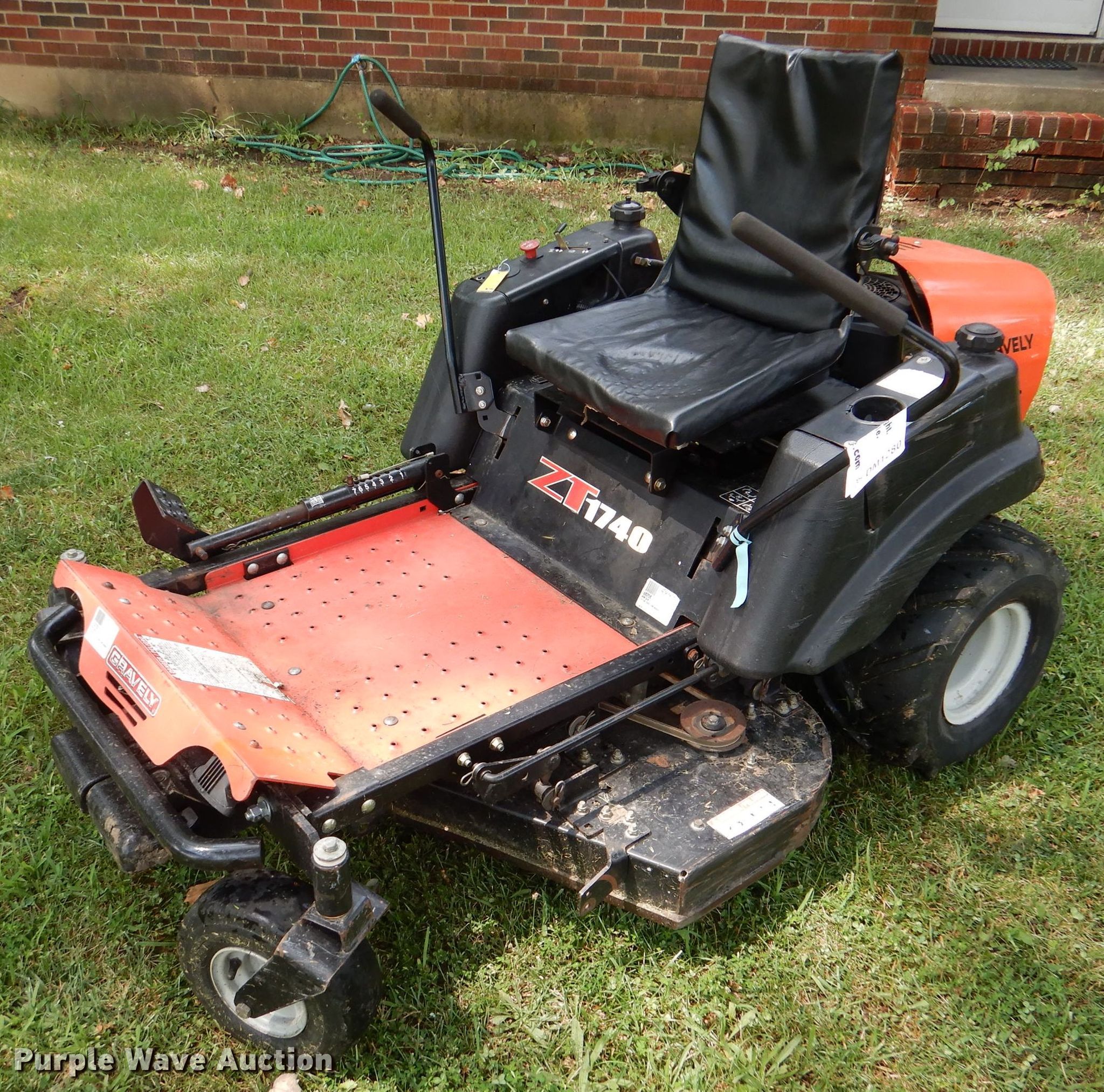 Gravely ZT1740 ZTR lawn mower in Kansas City, KS Item DM1280 sold
