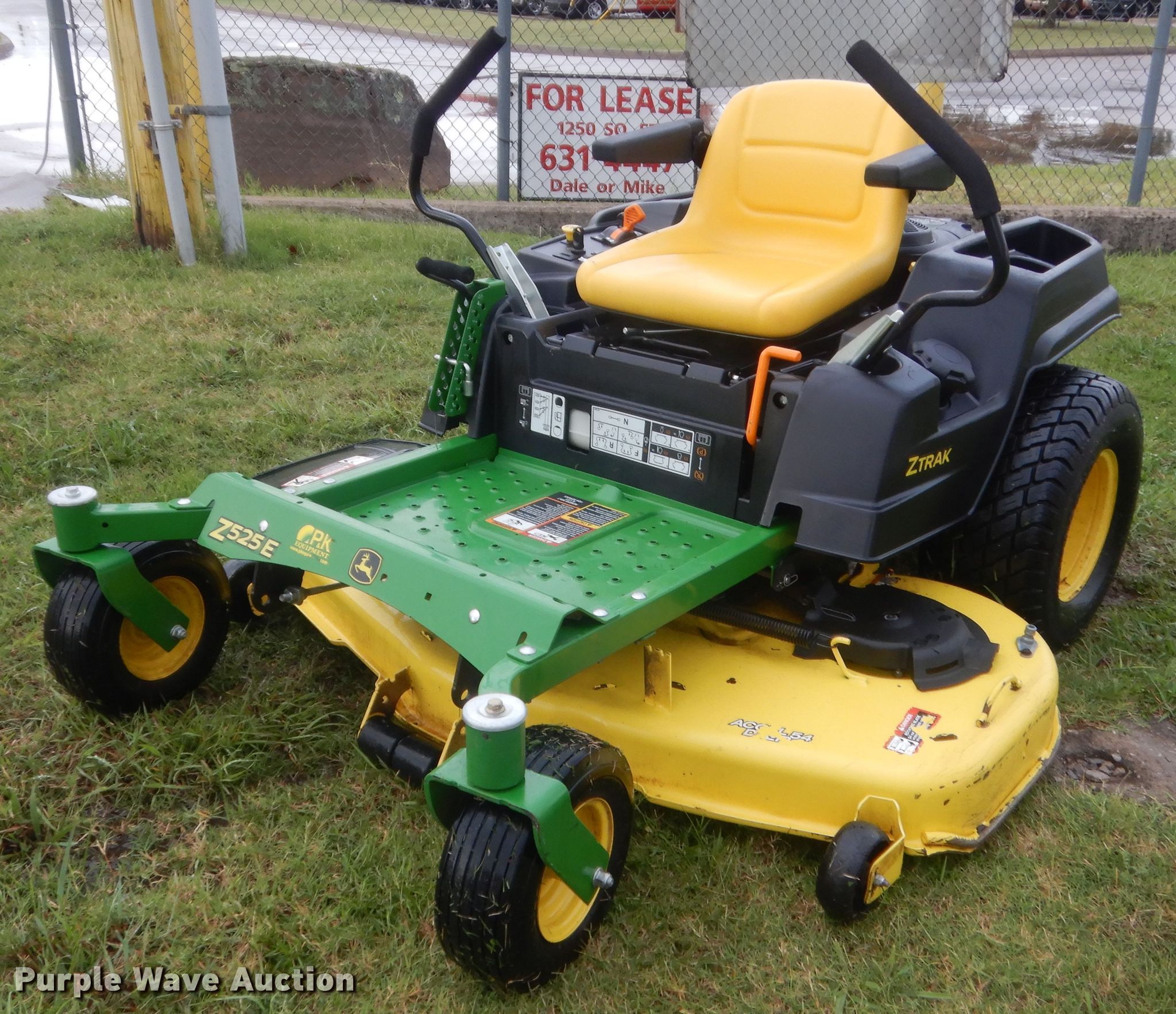John Deere Z525E ZTR lawn mower in Oklahoma City, OK Item IN9527 sold