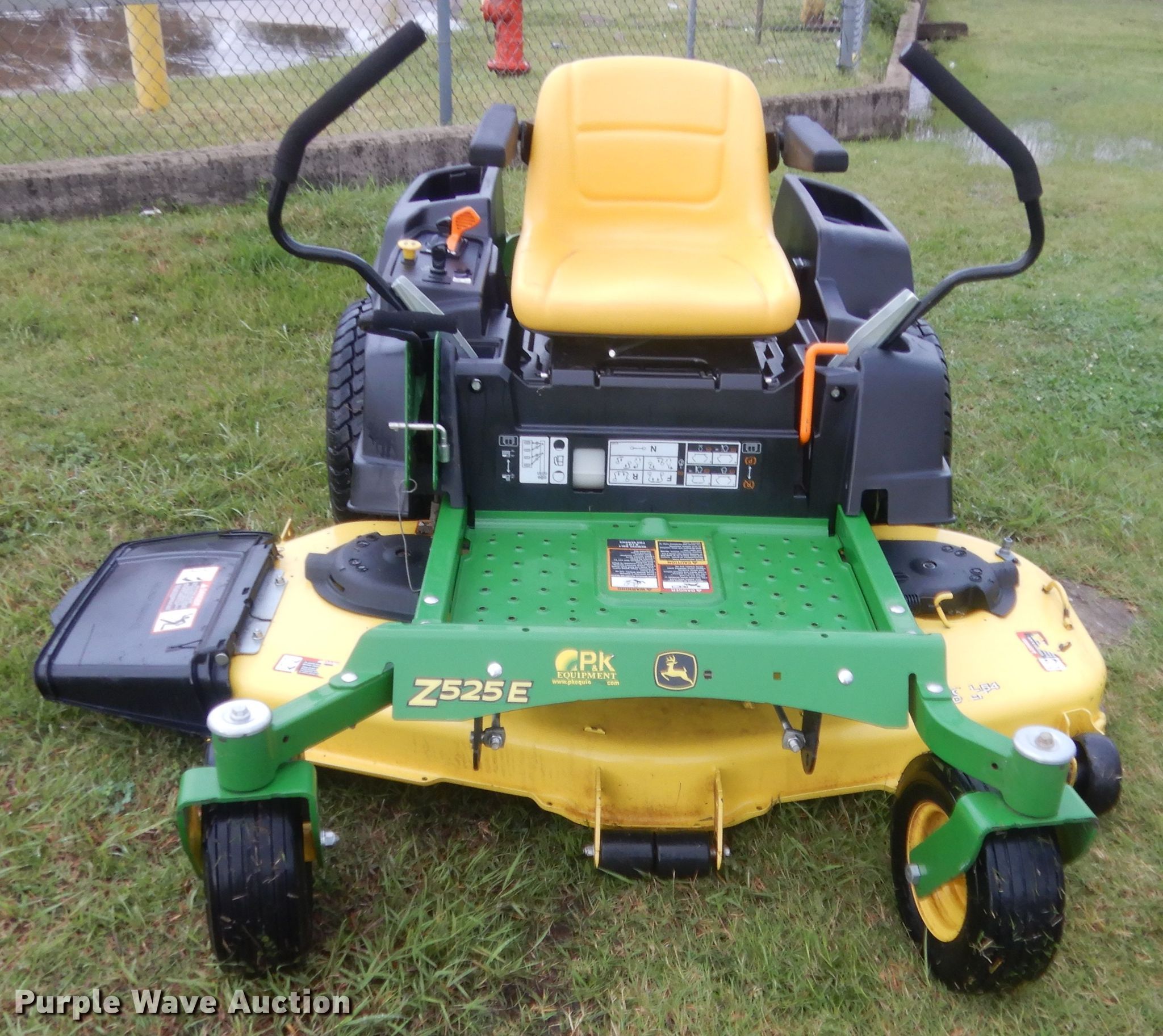 John Deere Z525E ZTR lawn mower in Oklahoma City, OK Item IN9527 sold