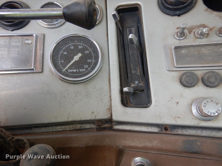 image for item DH5597 1987 Ford L9000  flatbed truck