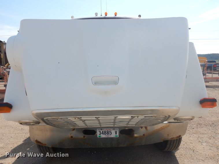 image for item DH5597 1987 Ford L9000  flatbed truck