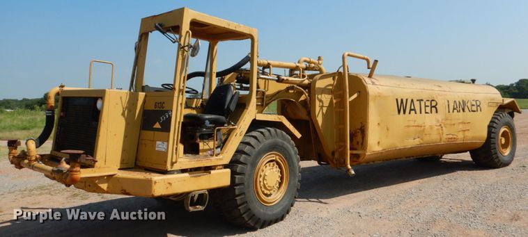 image for item DJ0487 1990 Caterpillar 613C  water wagon
