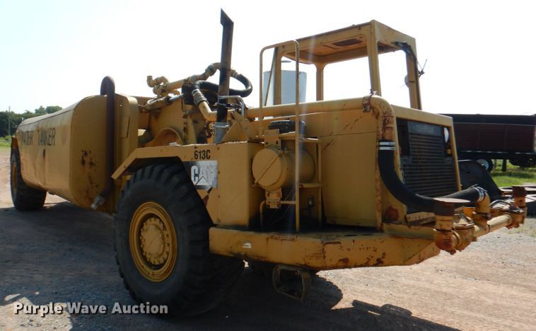 image for item DJ0487 1990 Caterpillar 613C  water wagon