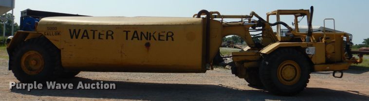 image for item DJ0487 1990 Caterpillar 613C  water wagon