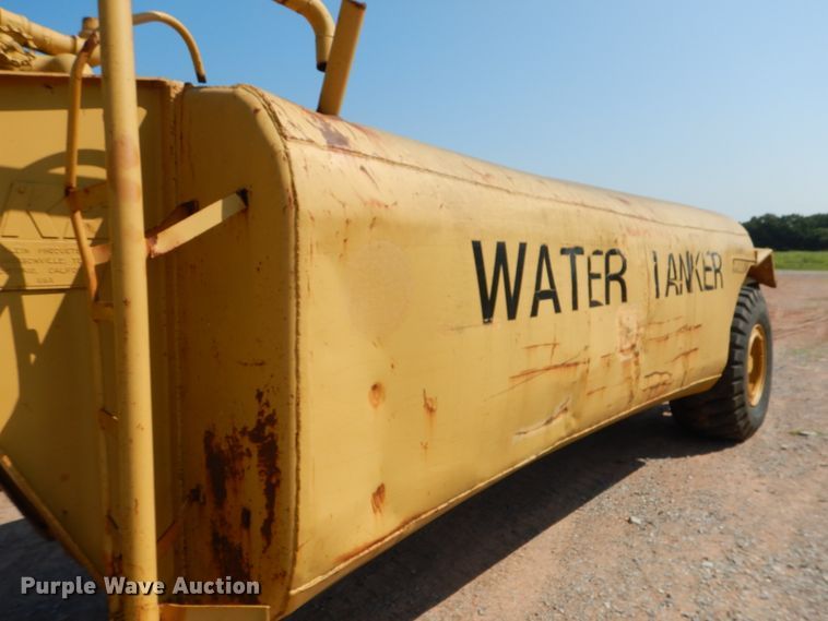 image for item DJ0487 1990 Caterpillar 613C  water wagon