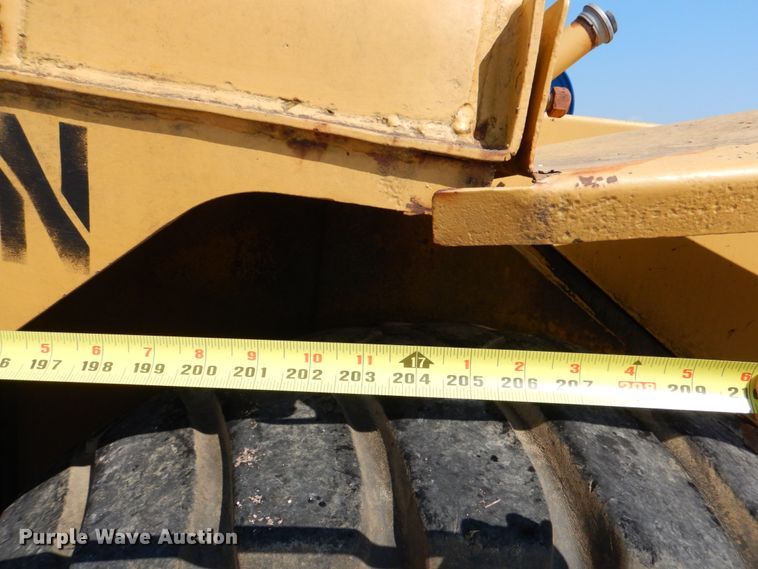 image for item DJ0487 1990 Caterpillar 613C  water wagon