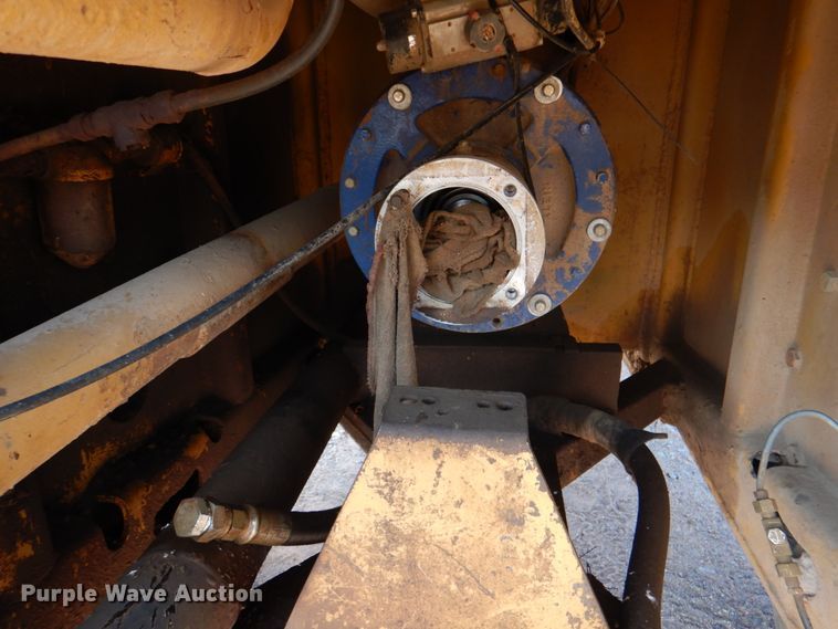 image for item DJ0487 1990 Caterpillar 613C  water wagon