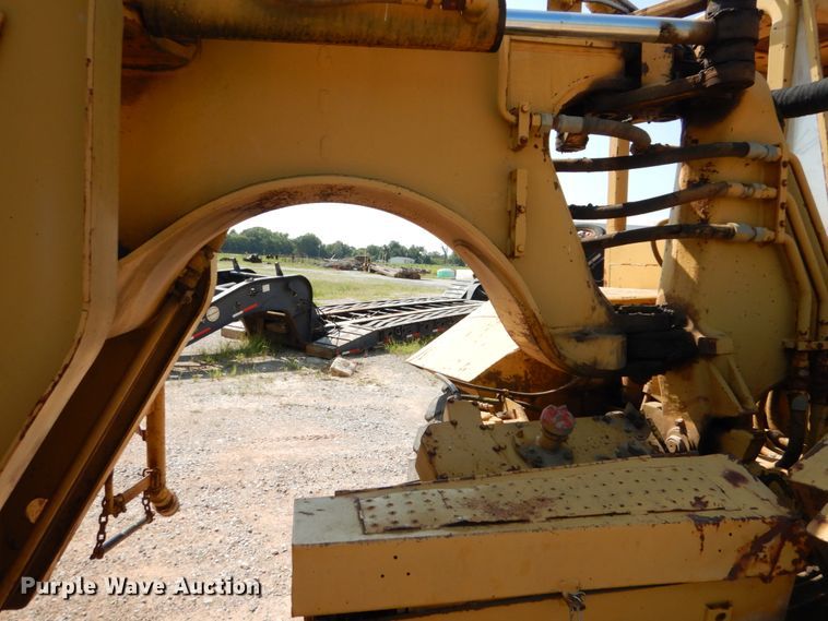 image for item DJ0487 1990 Caterpillar 613C  water wagon