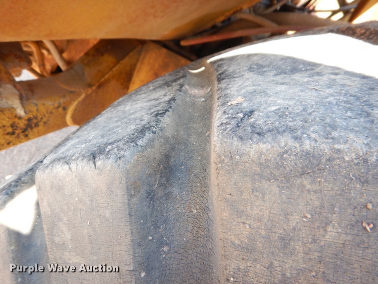 image for item DJ0487 1990 Caterpillar 613C  water wagon