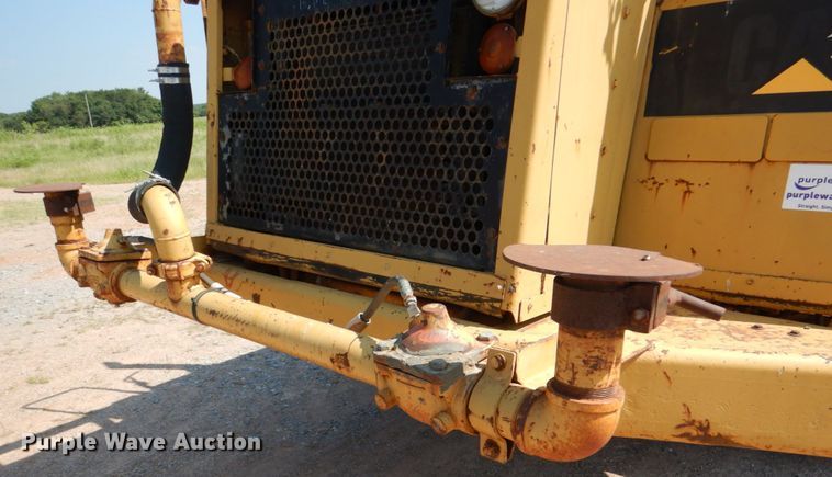 image for item DJ0487 1990 Caterpillar 613C  water wagon