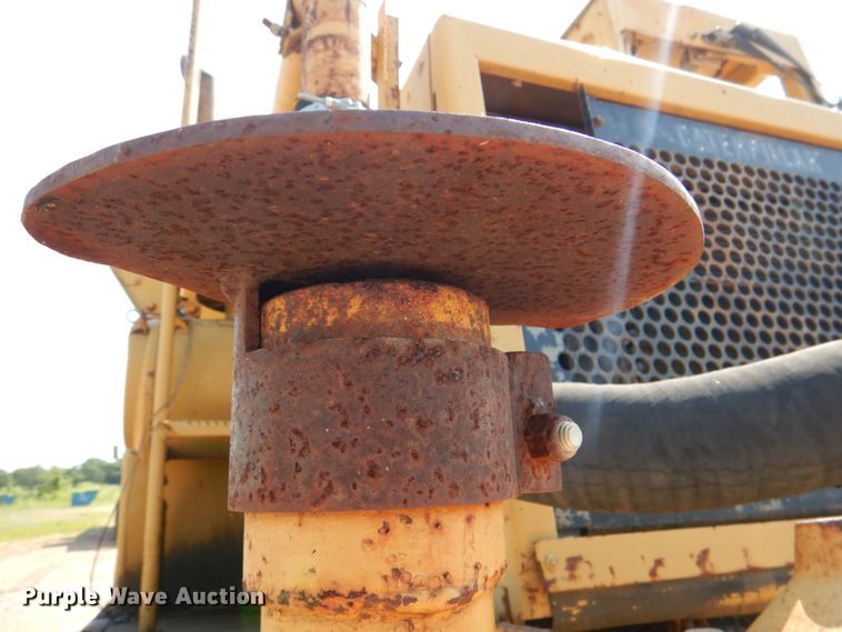 image for item DJ0487 1990 Caterpillar 613C  water wagon