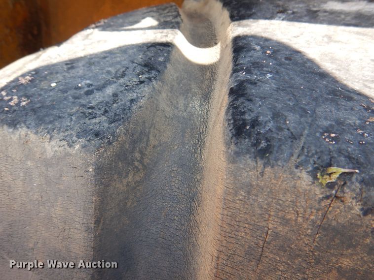 image for item DJ0487 1990 Caterpillar 613C  water wagon