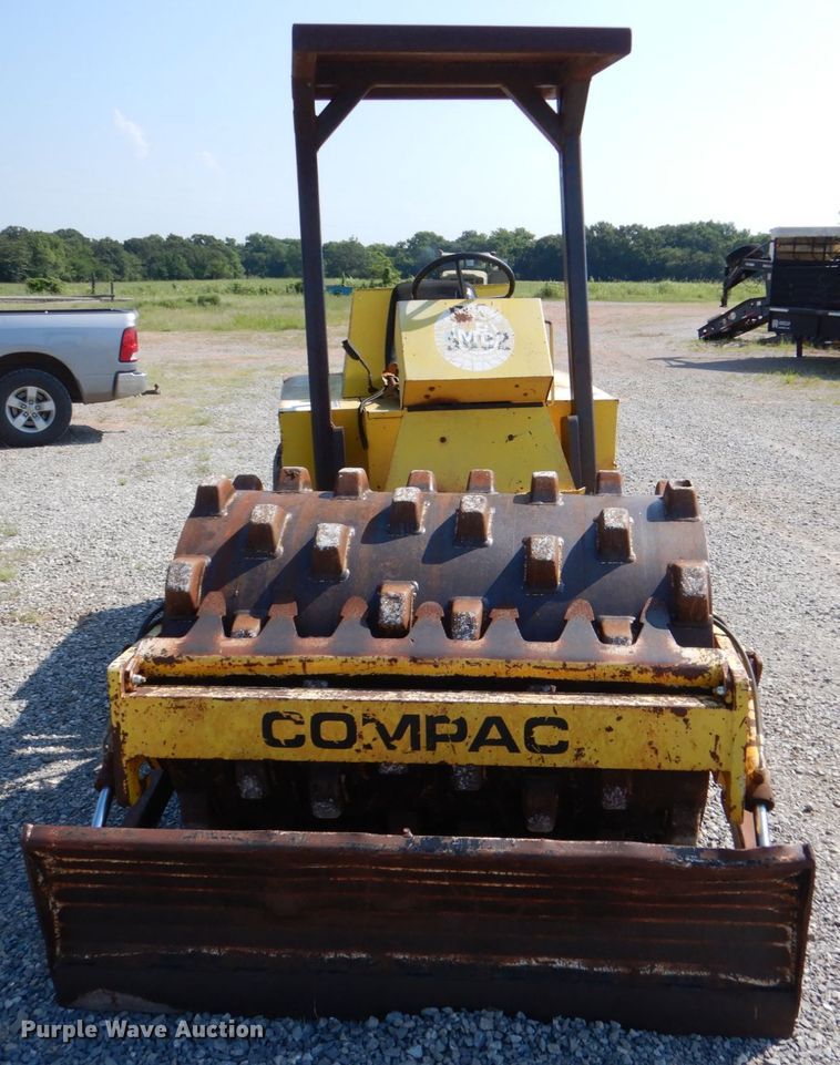 image for item DJ0488 1994 Compac T40  single drum vibratory roller