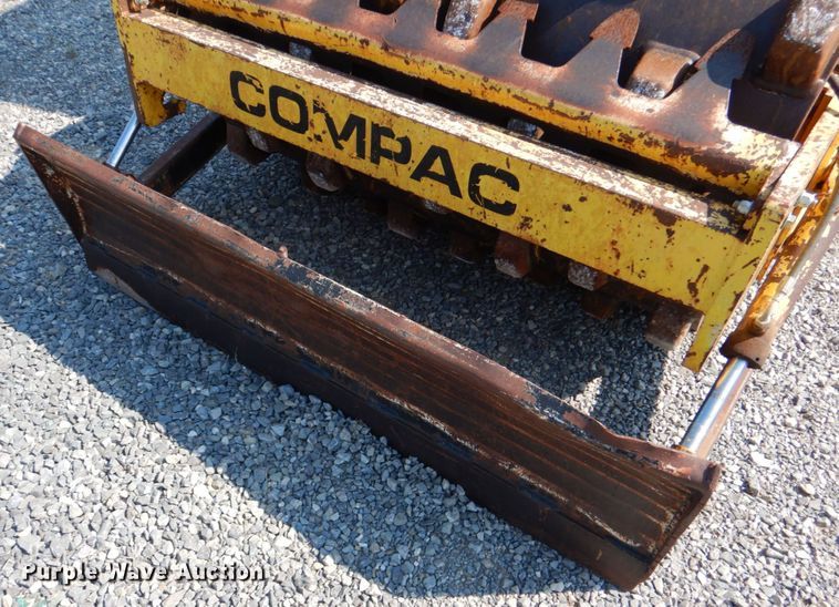 image for item DJ0488 1994 Compac T40  single drum vibratory roller