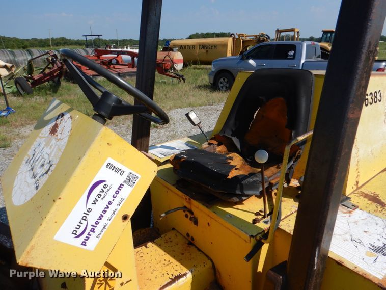 image for item DJ0488 1994 Compac T40  single drum vibratory roller