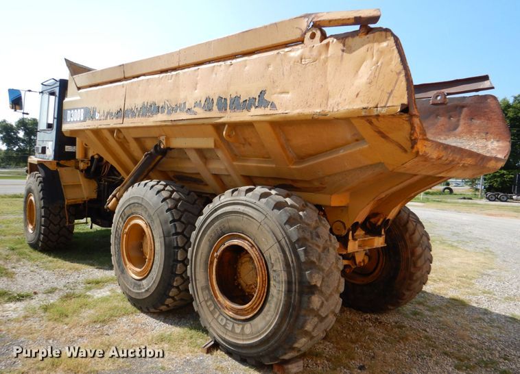 image for item DJ0490 1989 Caterpillar D300B  haul truck