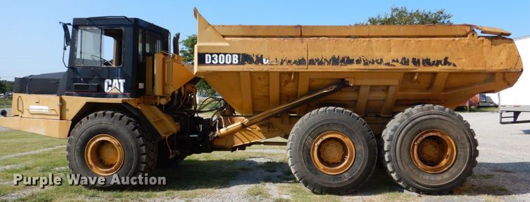 image for item DJ0490 1989 Caterpillar D300B  haul truck