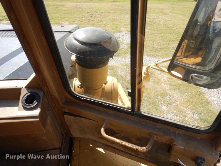 image for item DJ0490 1989 Caterpillar D300B  haul truck