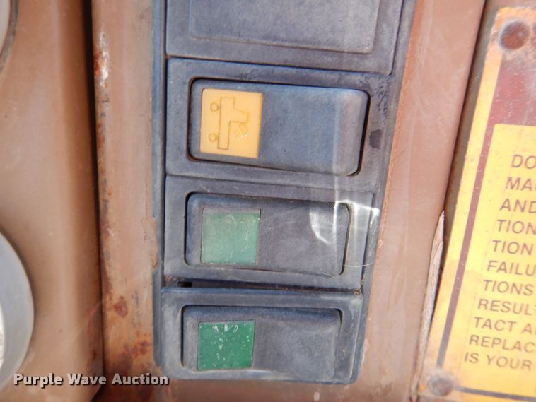 image for item DJ0490 1989 Caterpillar D300B  haul truck