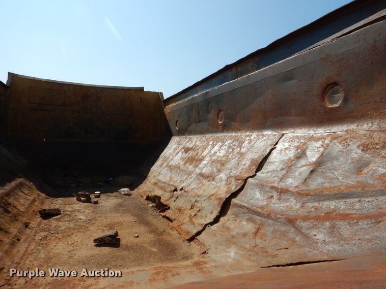 image for item DJ0490 1989 Caterpillar D300B  haul truck