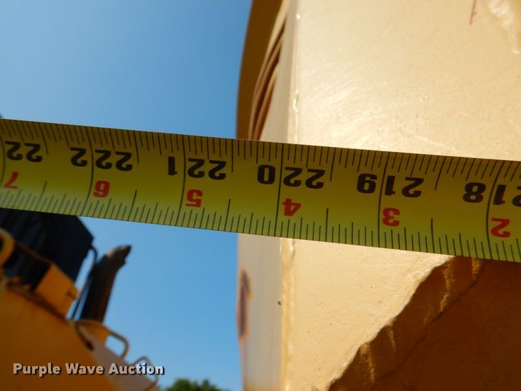 image for item DJ0490 1989 Caterpillar D300B  haul truck