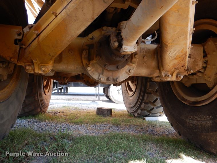 image for item DJ0490 1989 Caterpillar D300B  haul truck