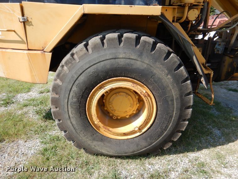 image for item DJ0490 1989 Caterpillar D300B  haul truck