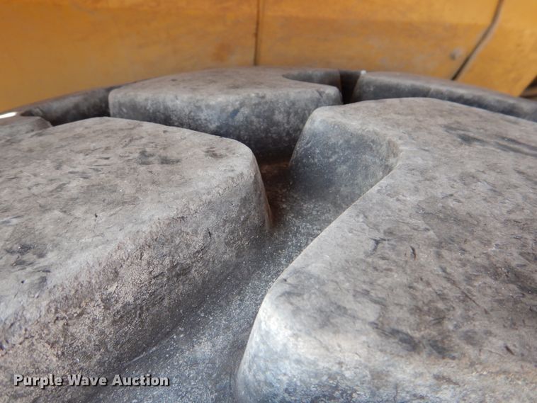 image for item DJ0490 1989 Caterpillar D300B  haul truck