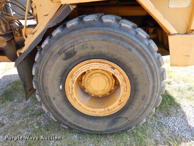 image for item DJ0490 1989 Caterpillar D300B  haul truck
